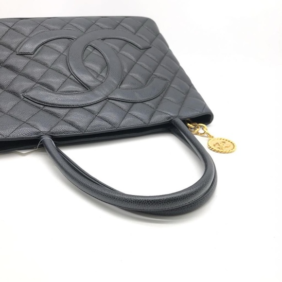 CHANEL Caviar Medallion Tote Bag with Hologram- AUTHENTIC 100% - Picture 2 of 9